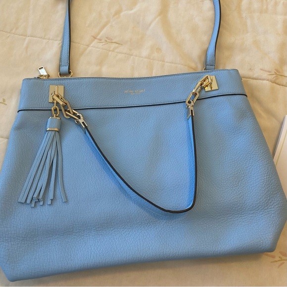 VGUC Henri Bendel Light Blue Pebbled Leather Bag 🩵🩵 - Picture 4 of 9